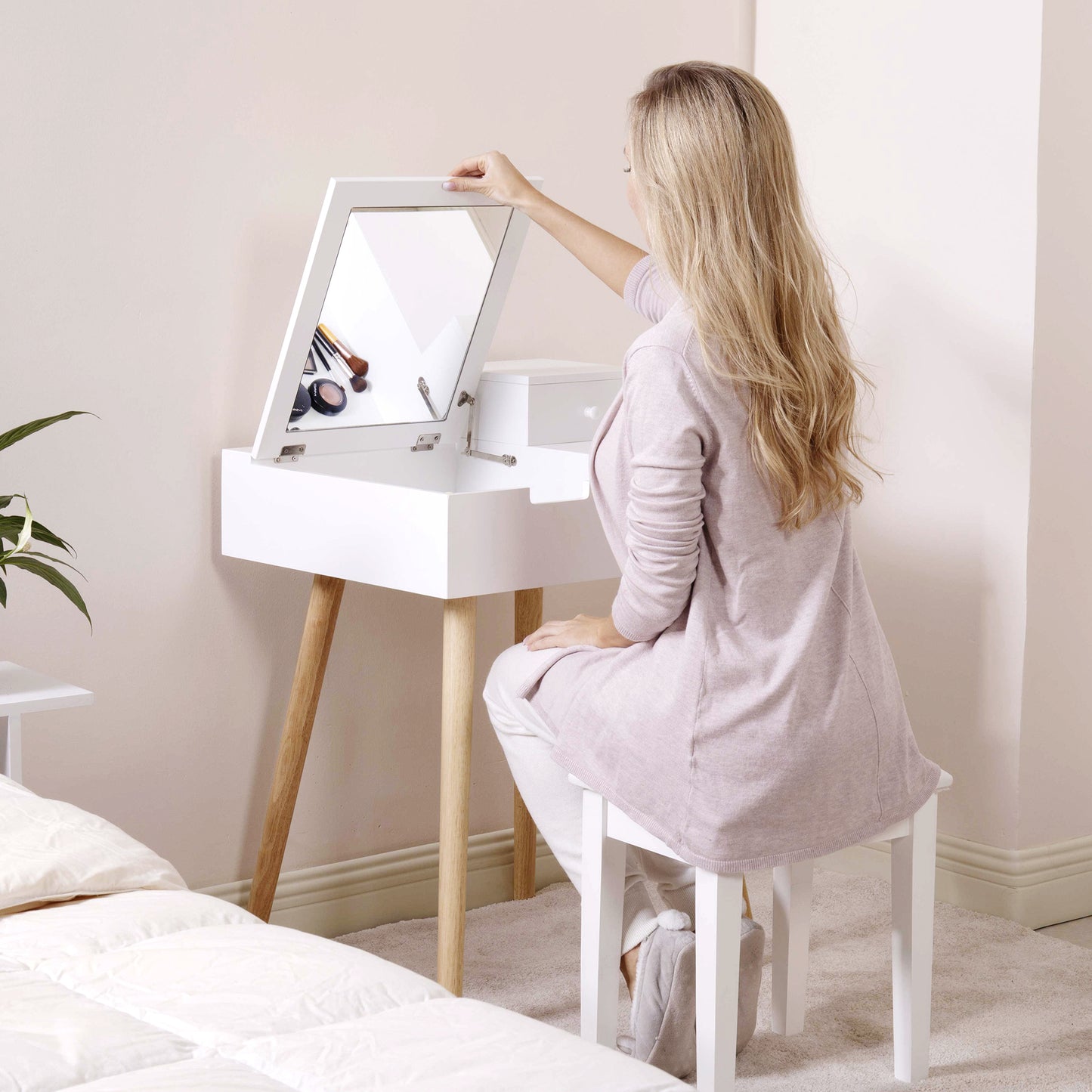 Dressing Vanity Table Makeup Desk with Flip Top Mirror and 2 Drawers